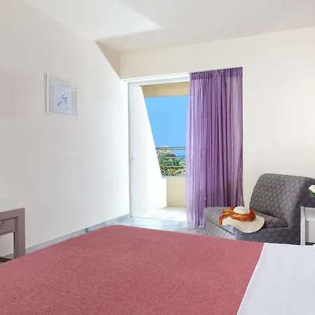 Santa Marina & Hotel 4*